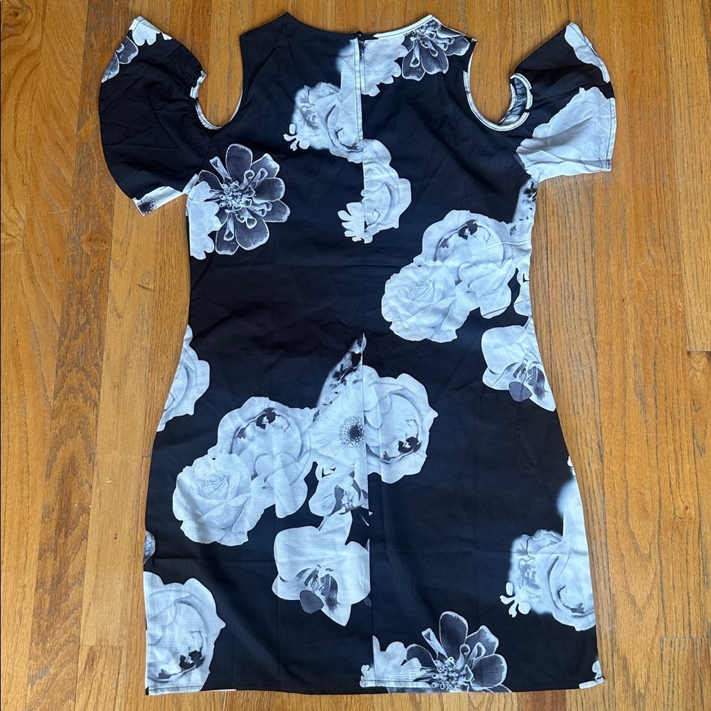 YOINS Floral Dress - Picture 6 of 11